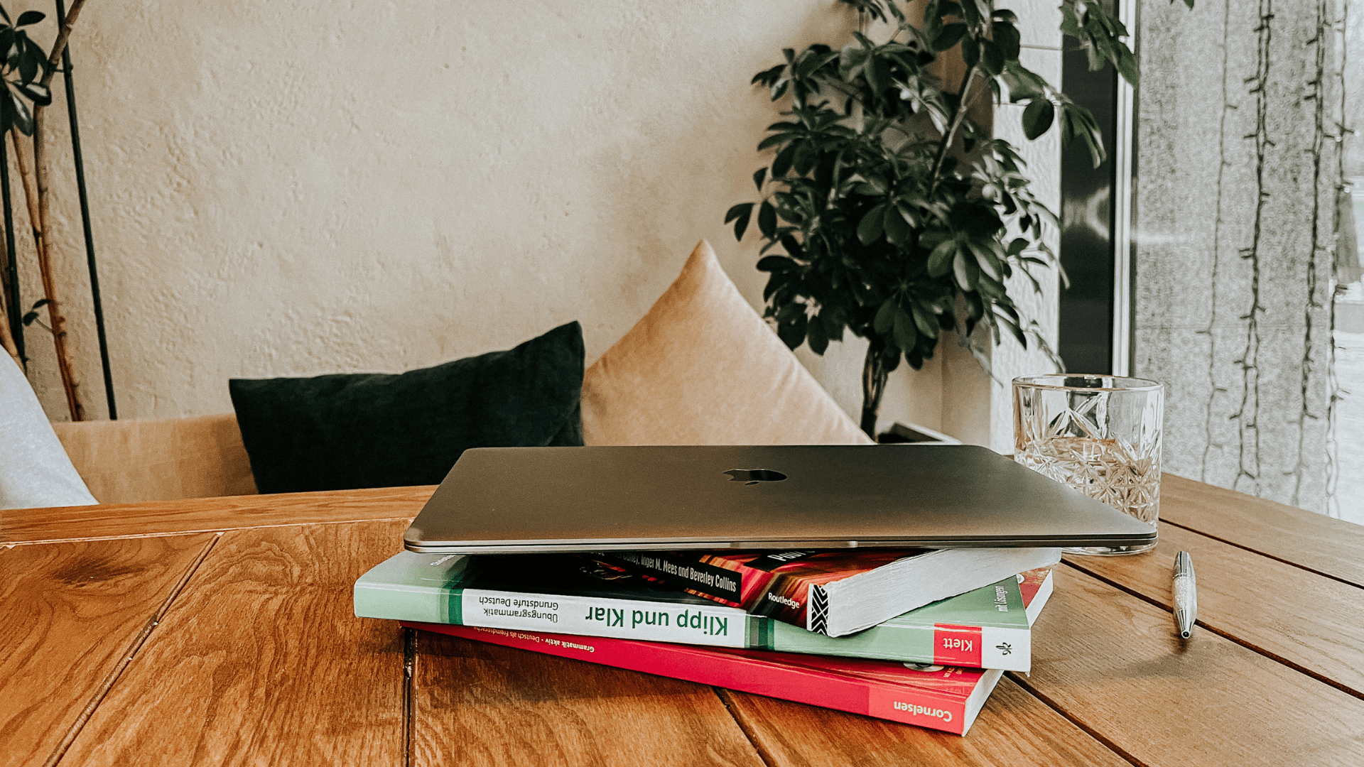 Day 21 – Who is your favorite author and why?